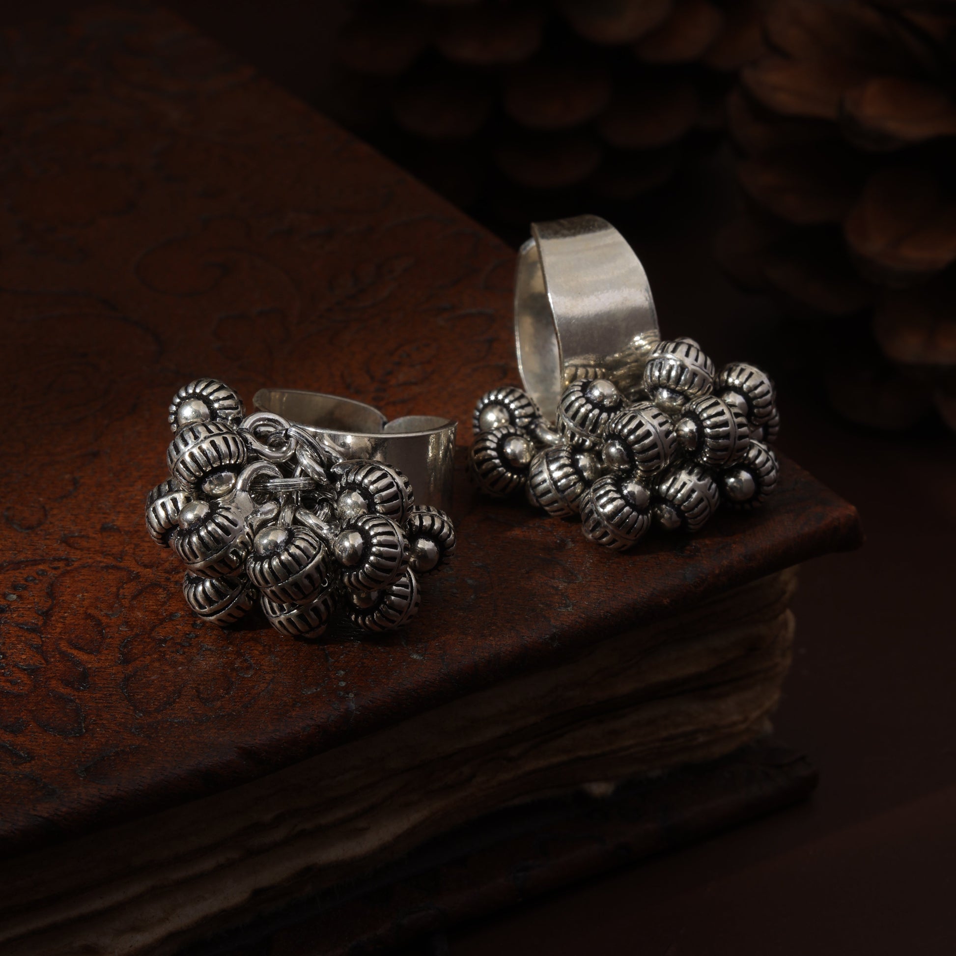 Sterling Silver Antique Ghungroo Toe Ring – Vedi by Mohini