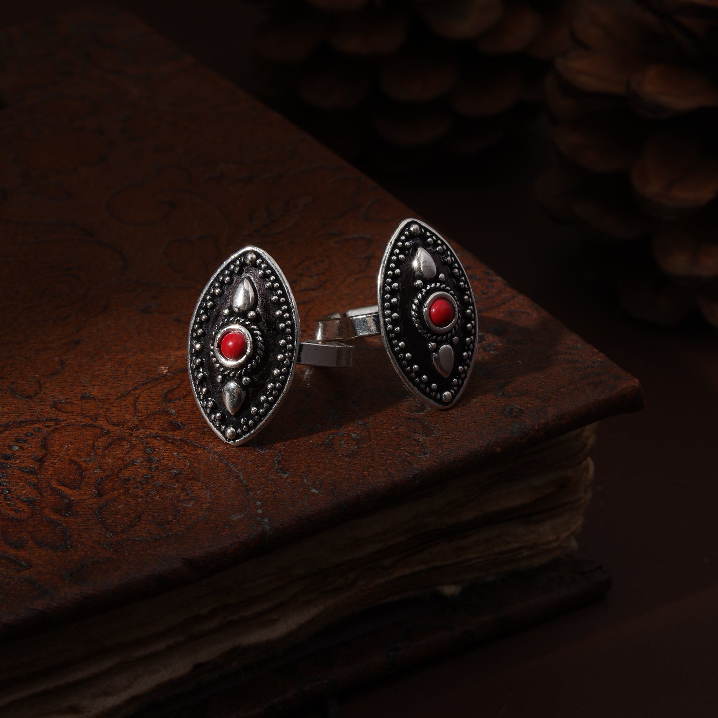 Sterling Silver Red moonga Boat Toe Ring